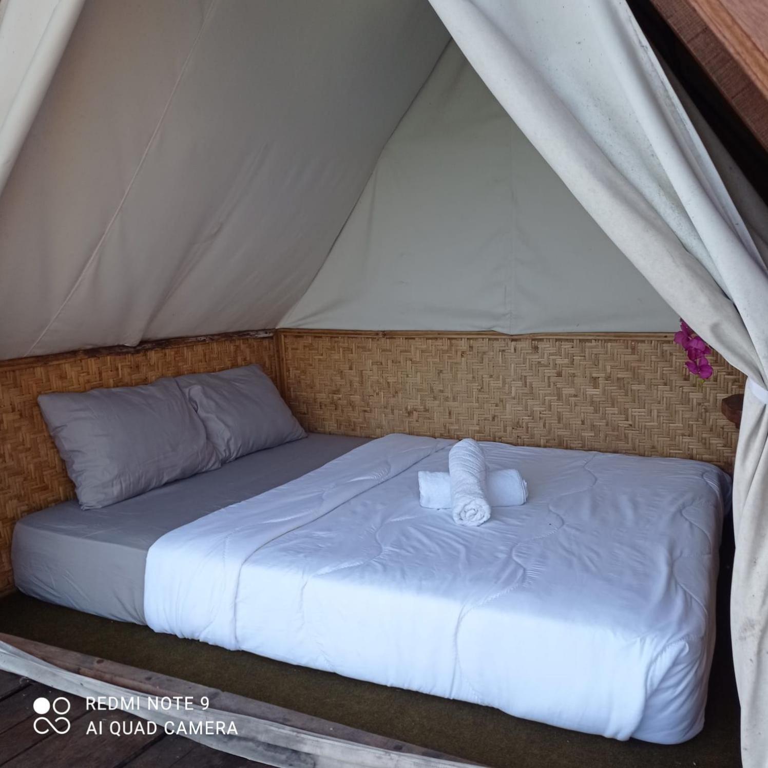 Kubupenlokan Emayan Glamping מראה חיצוני תמונה